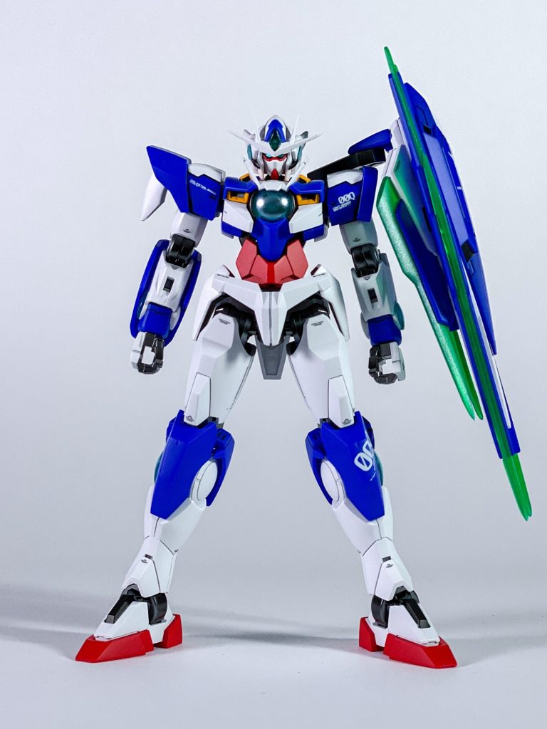 HGの劇場版ダブルオーの主役機、やっと作りました〜！