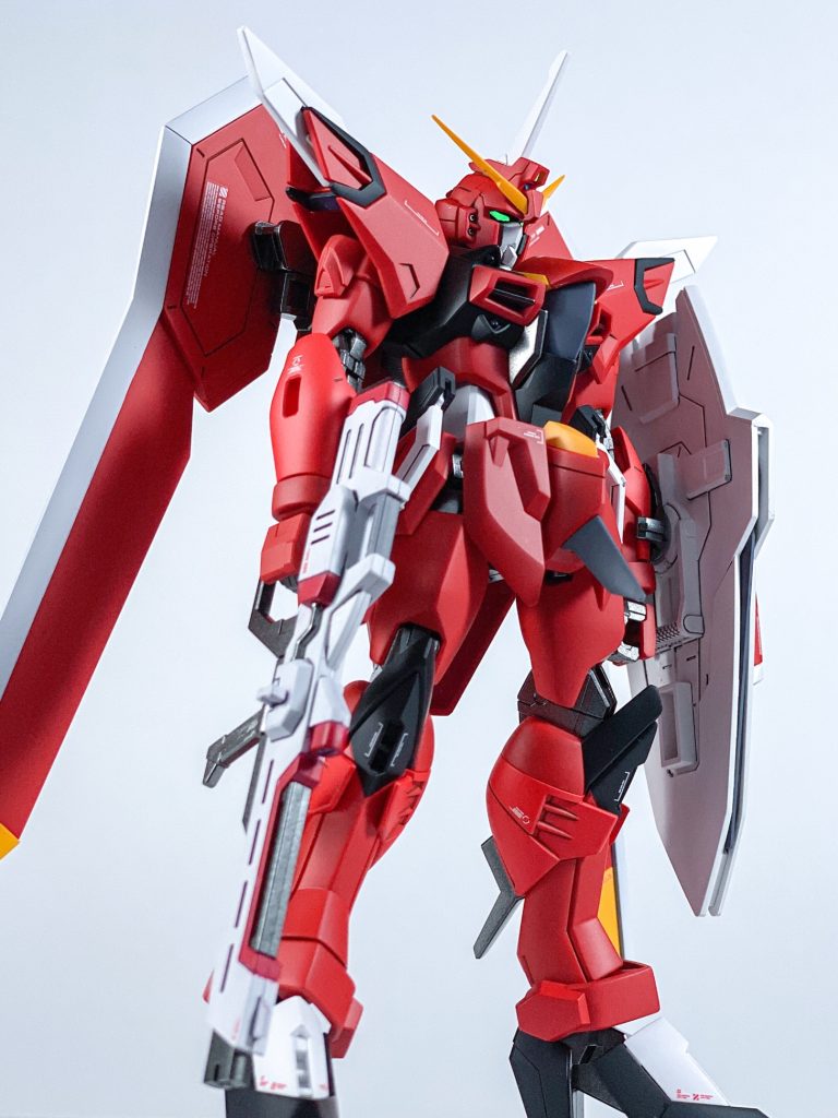 黒は、ガイアEXブラック＋ガイアウルトラブルー＋ニャートラルグレーで調色しました。ミッドナイトブルーのような色ですね。しっかりと全体の引き締め効果があります。