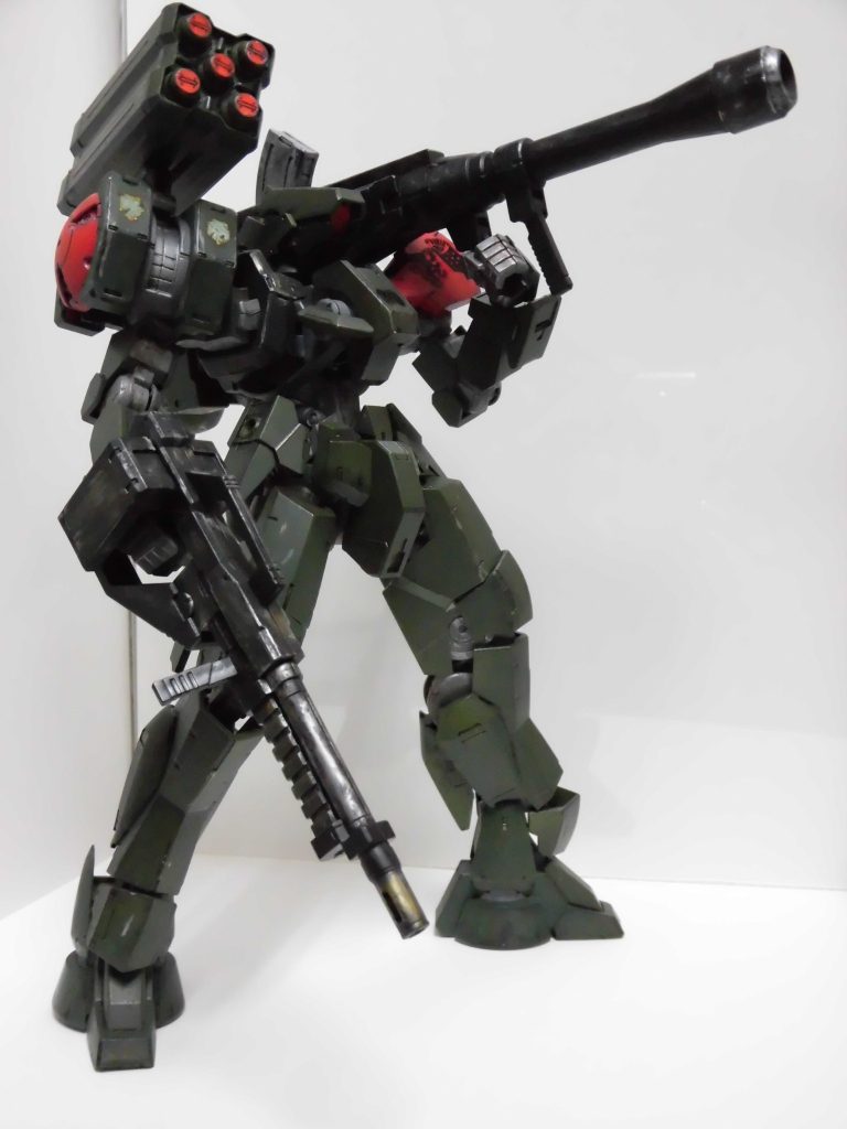 グレイズ・レッドショルダーカスタム