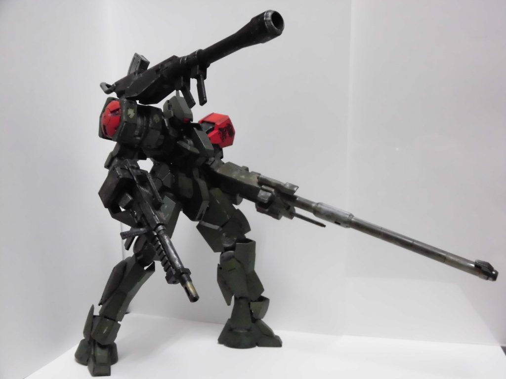 砲撃戦仕様　バルバトスの滑空砲を持たせバズーカを肩に装着しています