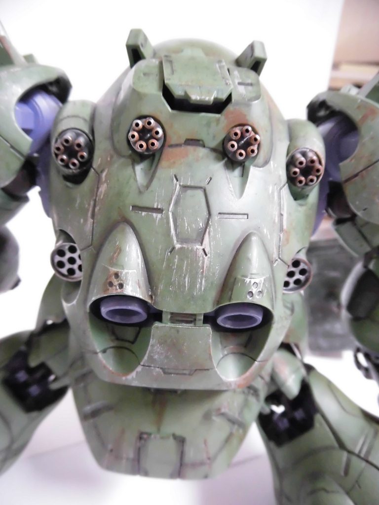 背面もご覧の通りでも現実には歩く火薬庫だと思いました(gundam-kao5)