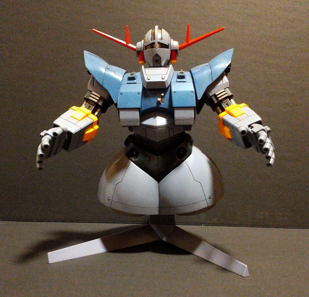 新品のモビルスーツなので汚しもなしです。胸から乗って頭に移動とか無駄な機能だと思って胸のハッチ潰しちゃいましたけど、あれって「違うか！？」の演出のためですかね。