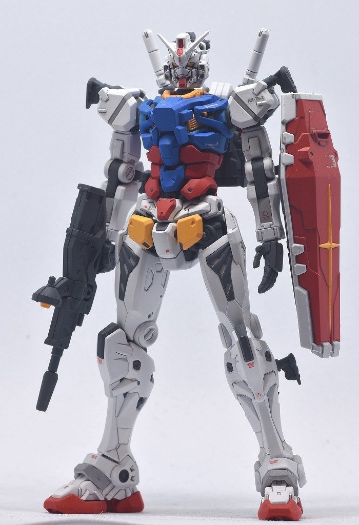 オーソドックスなガンダムになるべく寄せる用に意識。腰の黄色いボックスは接続を足からふんどし部に変更。