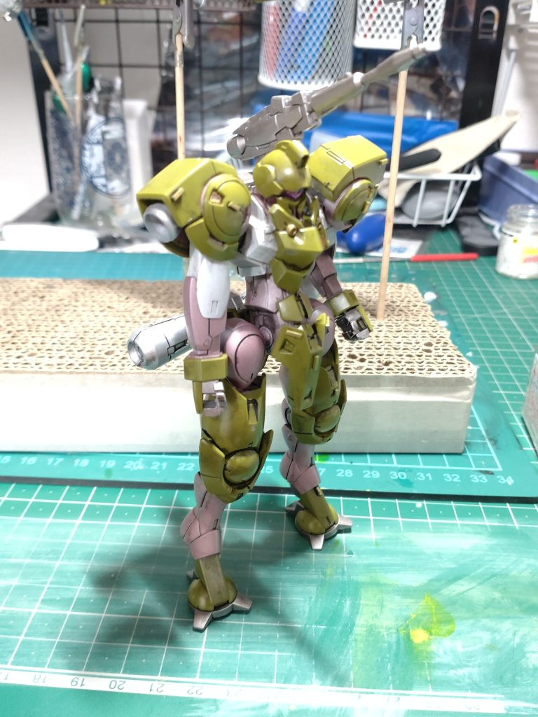 あとデカール貼ってウェザリングして完成予定でしたが残念ハンドピース分解洗浄して復活したので次回はもう少しまともに物になるでしょうフォローどんどんして行きますのでよろしくお願いします