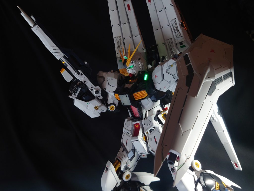 νガンダム ダブルフィンファンネル装備