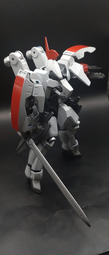 肩アーマーの赤はマスキングでどうにか。&nbsp;