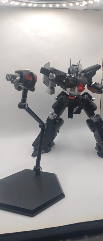 サイコミュ・ハンド。本機のパイロットがニュータイプや強化人間だった場合にのみ使用できる。しかし、腕部自体に何らかの火器を有していないため使用するにしても火器を携行させなければならない欠点を持つ。奇襲やロックオン・アラートを掻き回す程度には効果があるのではないだろうか？