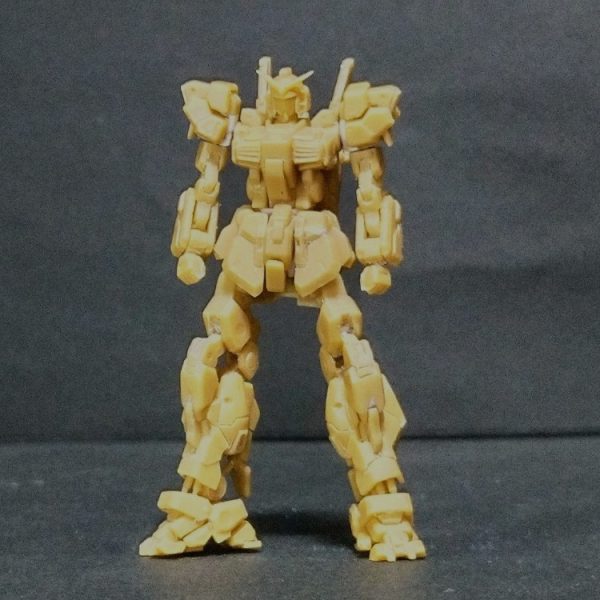 スーパーガンダム製作の途中ですが、ここでプロポーションの確認を😊結構良い感じになったのかと思います！後はGディフェンサーとのバランスですね🤔（1枚目）