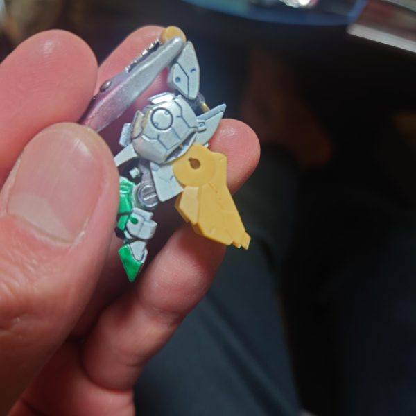 つま先、4本目の爪？はナイチン脚フレームを分割シェルフノズルHi-ν、ナイチンのプロペラントタンク、ナイチン腕装甲、百式、シルヴァバレト肩、百式サイドスカート、パラスアテネサイドスカートスネシルヴァバレト足、パラスアテネスネ、ナイチン胸部中の人の股関節延長、膝の可動、シリンダー追加（3枚目）
