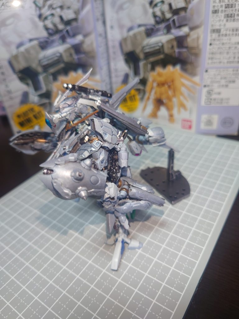 背面シールド？が脚部シェルフノズル達の取り付けに干渉してしまって少し後ろ向きに...