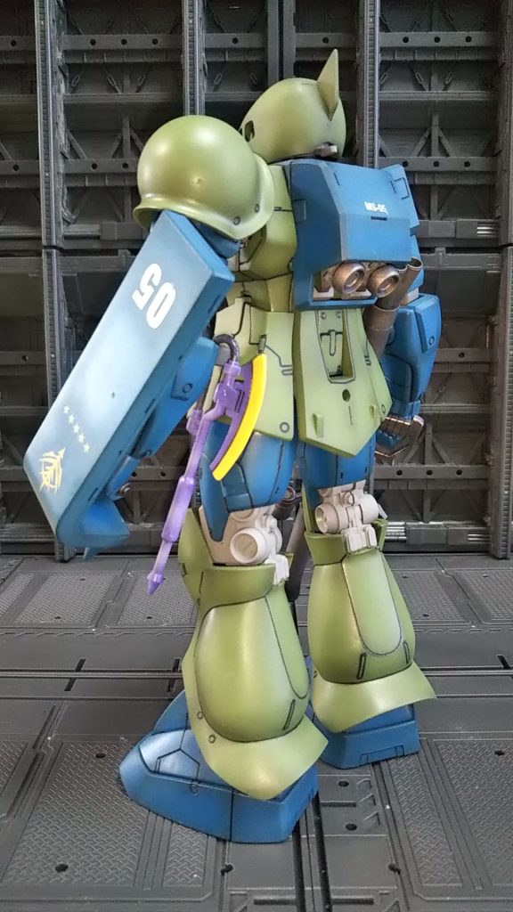 左斜めうしろ