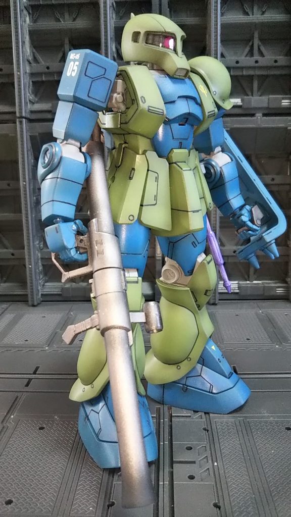 右斜め前