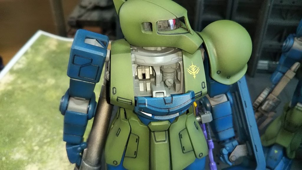 このキットにパイロット（ジオン軍補給部隊指揮官）がのせてません（昔パイロットは塗らず乗せずだった後悔💦）