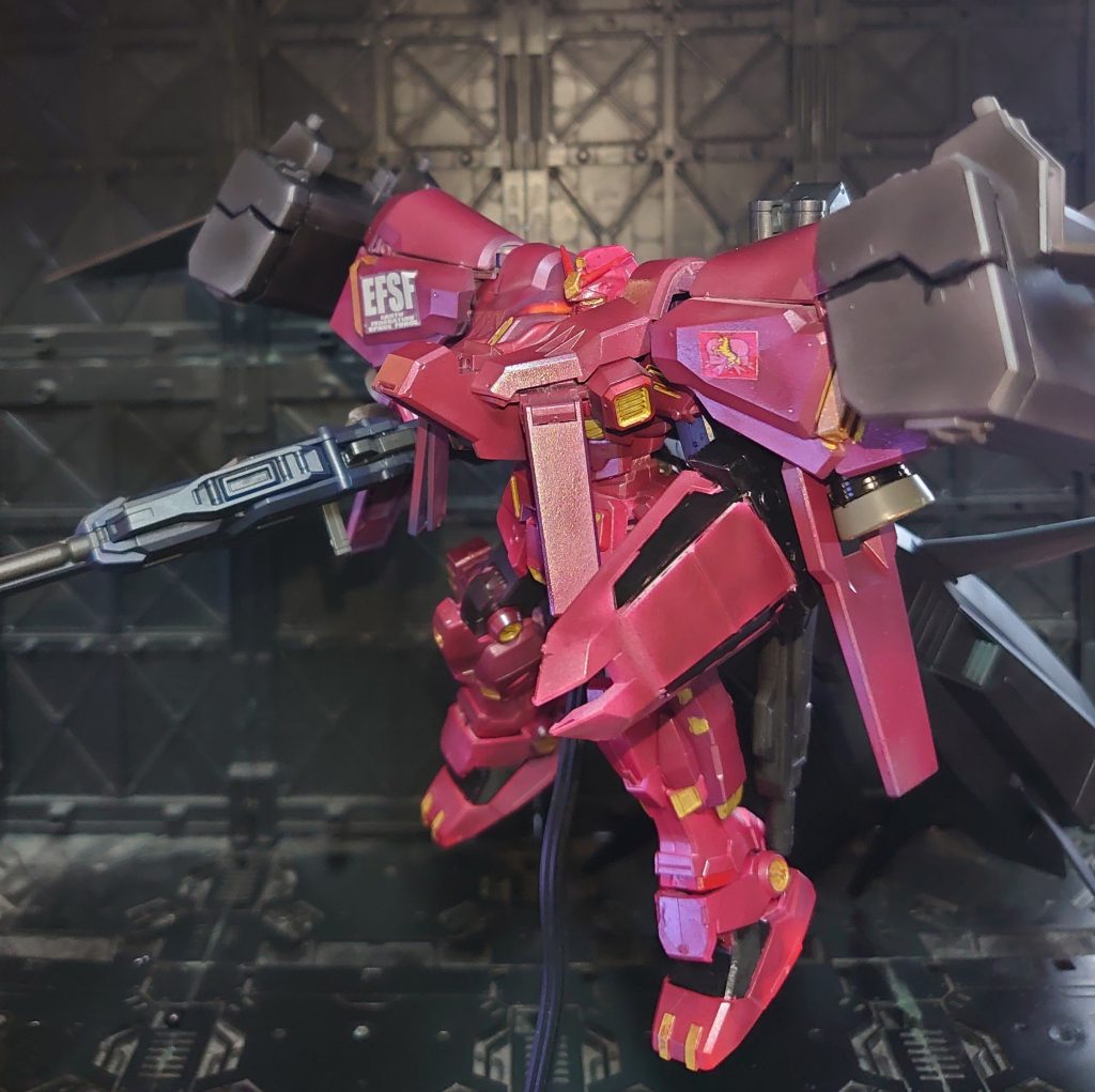 最初はジョニー機にしようとしたけどヘビーガンダムや011ゲルググキャノンのイメージで重装狙撃や爆撃はイングリッド0見にくいけど右肩にジョニ子マーク