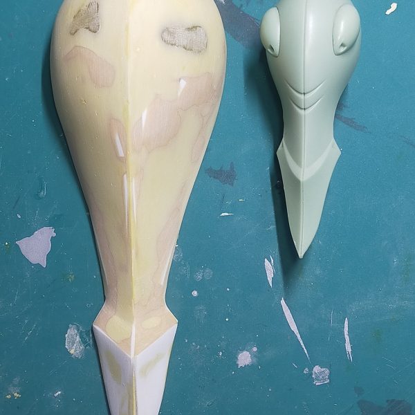 腰回りの改修とバインダー作成、加えてショルダーバインダーを新造肩部は雛形を作りバキュームフォームしようとしたが途中で断念最終的にエポパテを伸ばし広げて型を覆うことで複製した徐々に形状がそれっぽくなってきた気がする最初はおおまかに作って後から整えようと思っているが、ファーストステップが重い（4枚目）