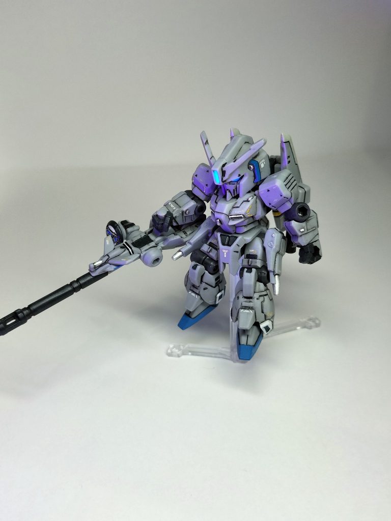 例の箱絵ポーズ、のつもり(gundam-kao5)