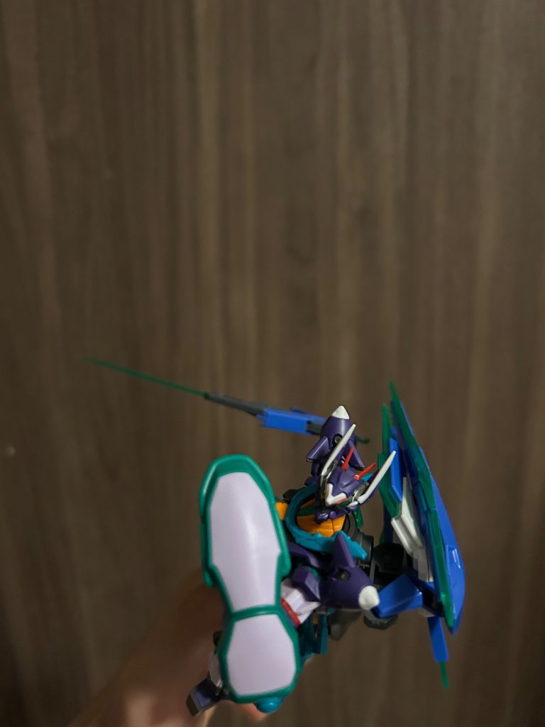 ビルド系に出たらジフレドの恵まれた可動域から繰り出される近接戦は普通に強そうですねカラーリングも無塗装でこの違和感のなさなの良いですね