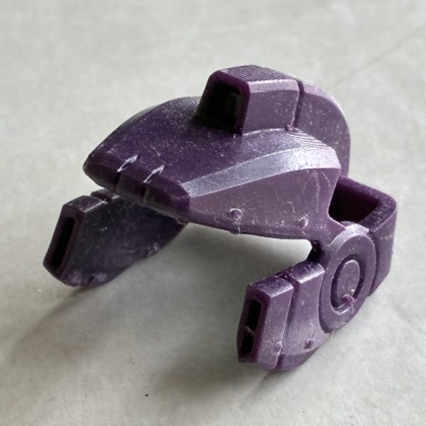 オモチャっぽいデザインのガンタンクを、より兵器っぽくするため３Ｄプリンタでワンオフのパーツを制作して装着しました（5枚目）