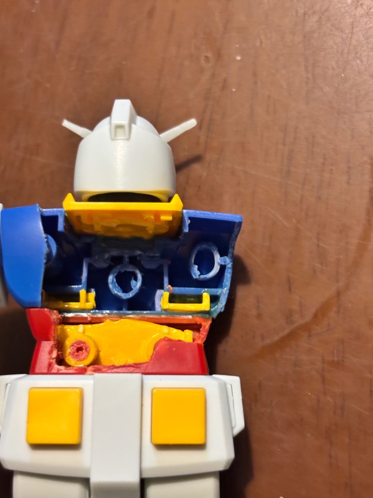 ニッパーでガンダムをぶち壊します！普段やらないので新鮮！