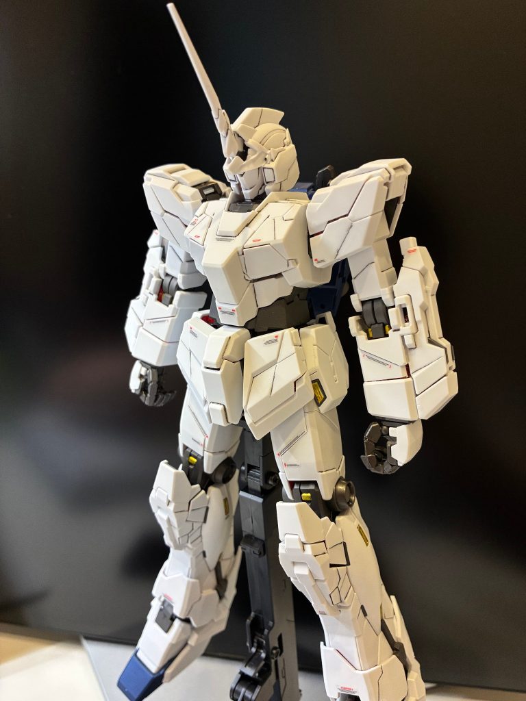 一部マーキングシールをつけて艶消しするためにユニコーンモードにしてクリアを吹きました。艶消しが終わったらオモチャ感がなくなり別物になって感激しました。