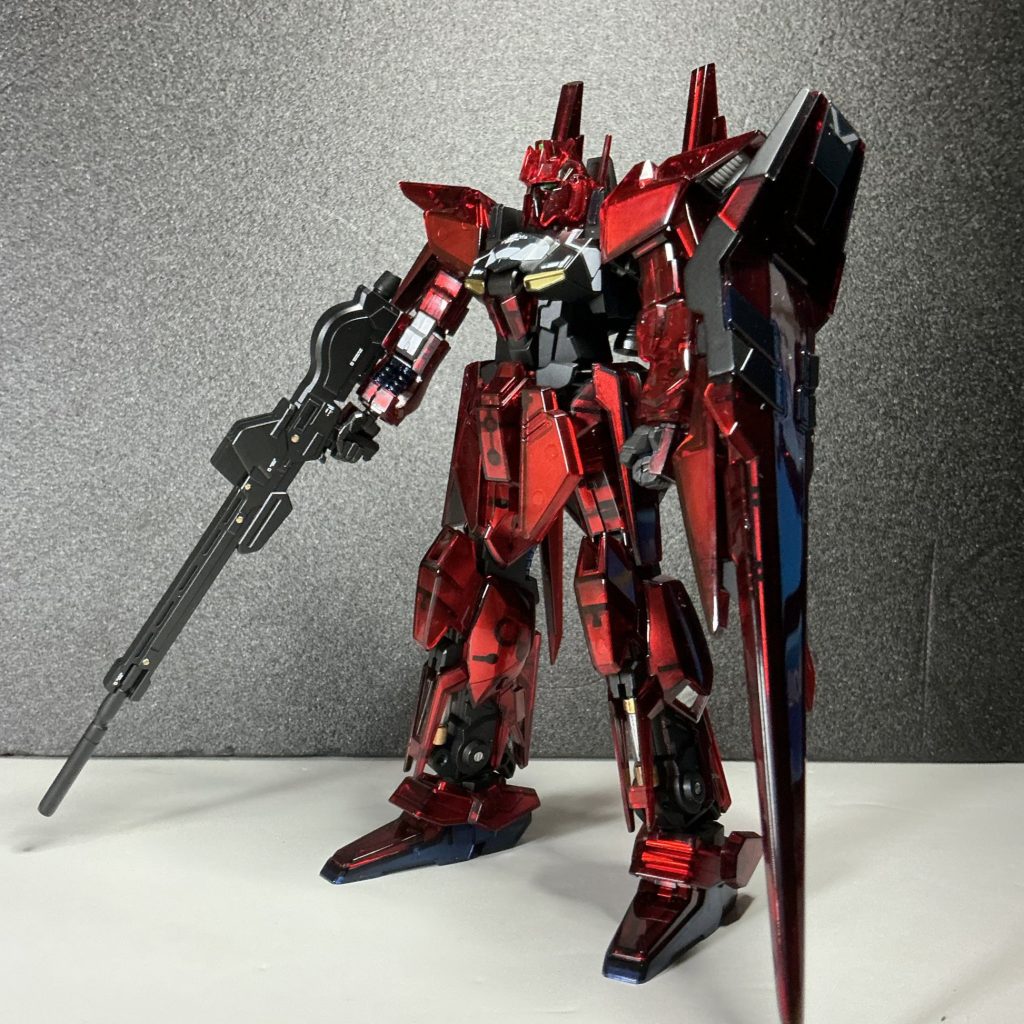 かーっちょいい。赤いガンダム欲が満たされてゆく。
