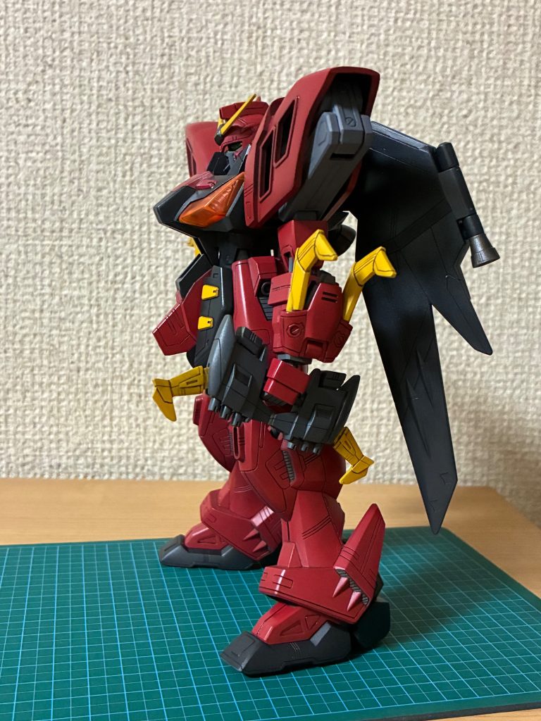縦に伸ばして横に縮めてます(微妙にだけど)全高を設定に合わせてますモールドを少し減らしてます