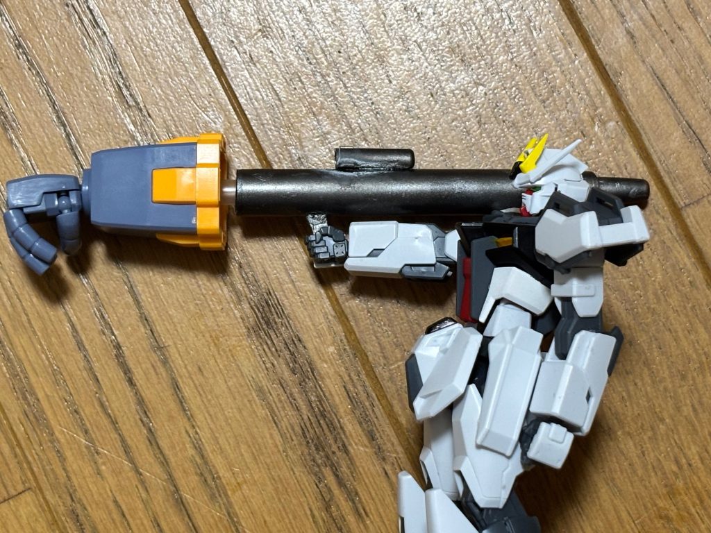 前回作った「撃てる武器」で腕を撃つことも可能です！（同じボールペン砲なので）ご覧いただきありがとうございました！