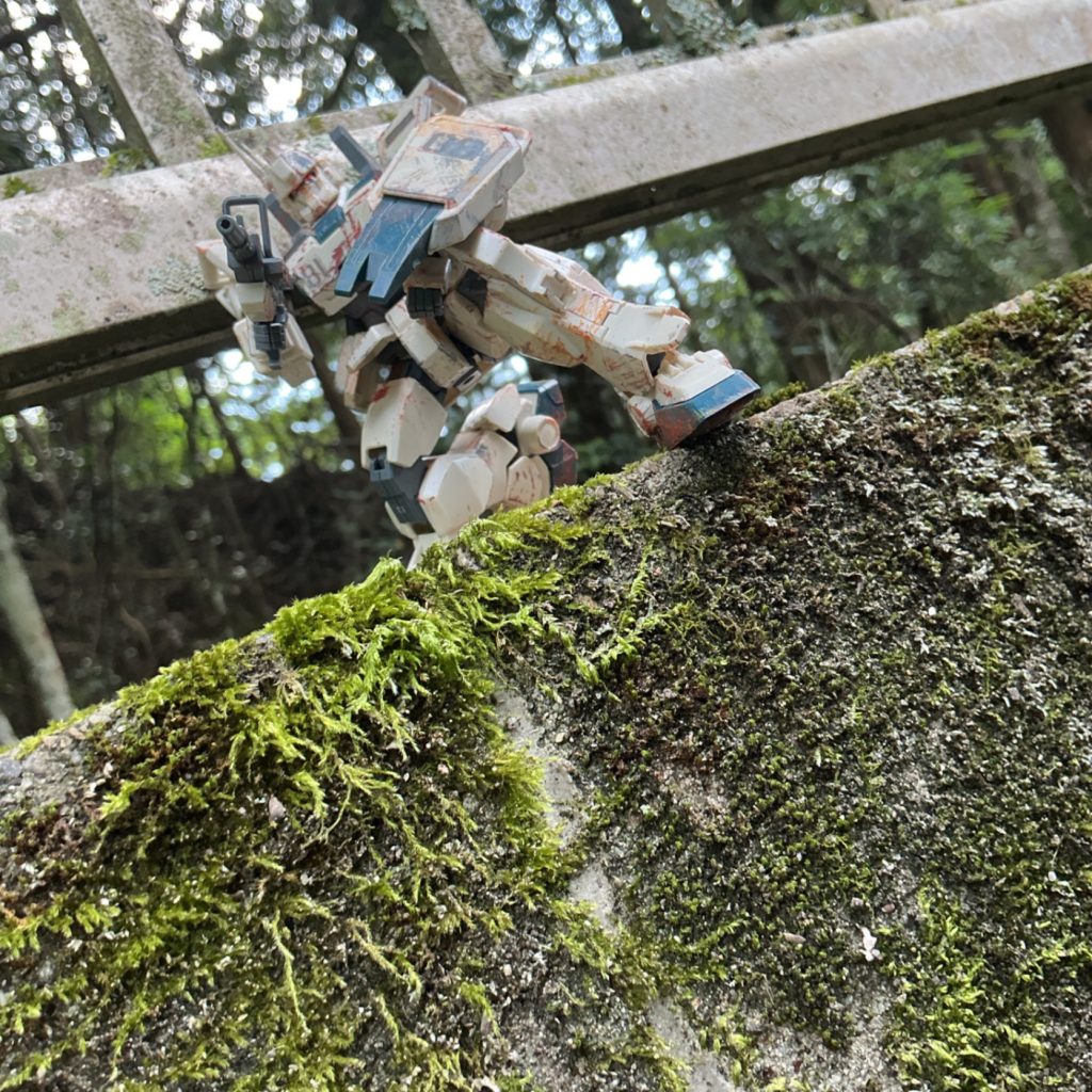 敵を倒したEz-8ですが、まだ敵の援軍が来ると聞き高所から倒す作戦に変更したEz-8