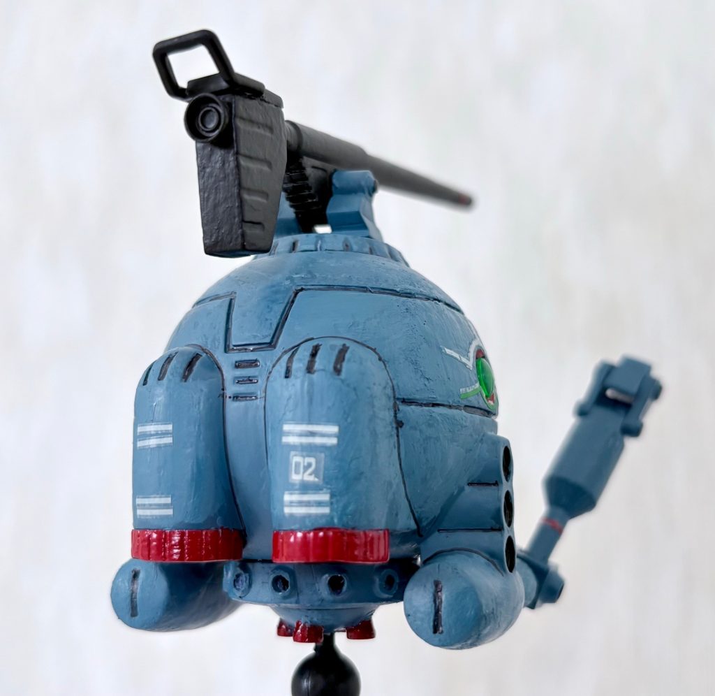 リアビュー。頭部のキャノン砲も加工してある。いちおうリアルタイプなので、機体の各所にデカールを貼ってそれっぽくしてある(gundam-kao6)デカールはジフレドとMk-Ⅱの余っていたものを使用した。