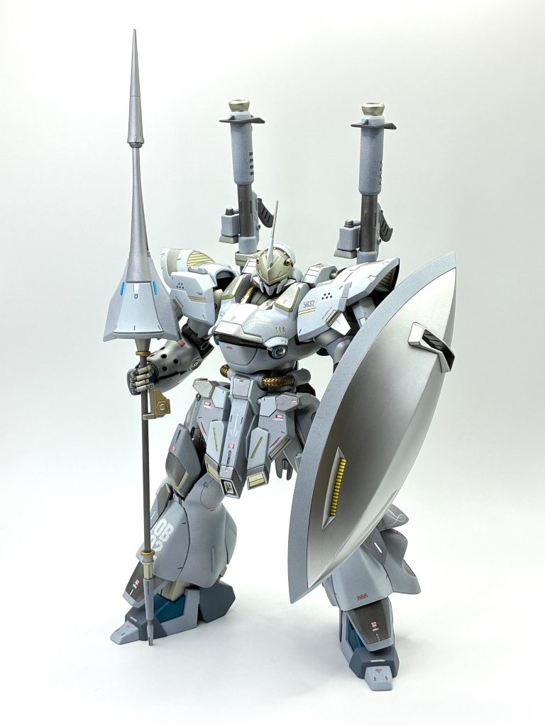 長いランスはガンダムキマリスの武器をプラ棒で延長、EGガンダムのビームライフルとミキシングして作成です。