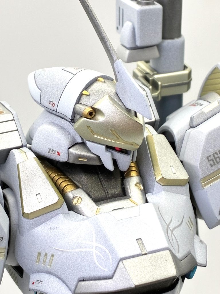 ホワイトの表現に少しこだわりました。