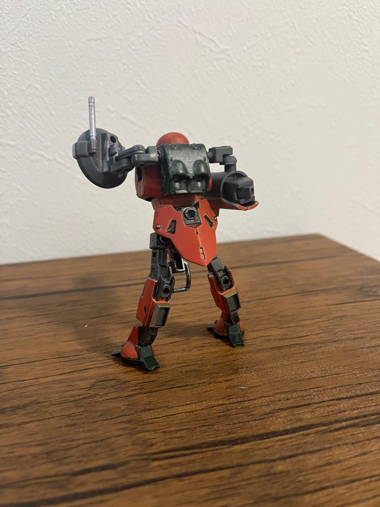 頭:ザクⅡボディ:オリジンシャアザク腰、足先:ハインドリー脚:EGストライクの腕武装:旧ガンダムレオパルドデストロイ（！？）