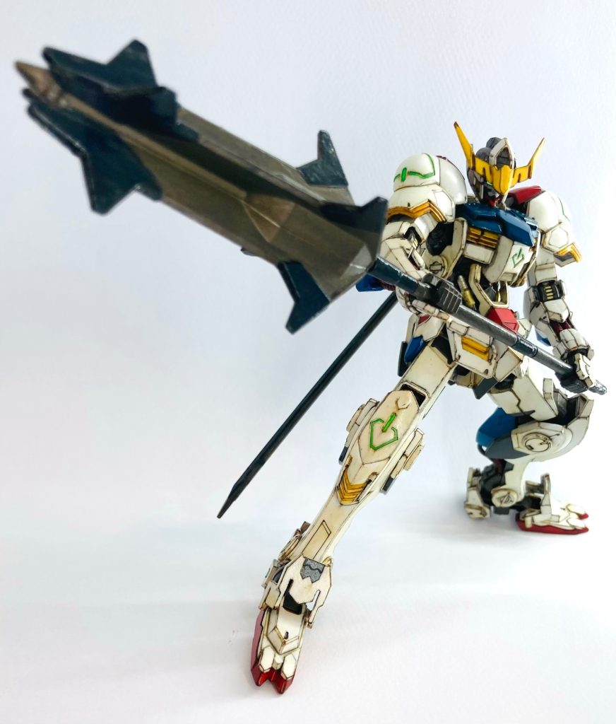 メイス持たせて箱絵のポージングです！