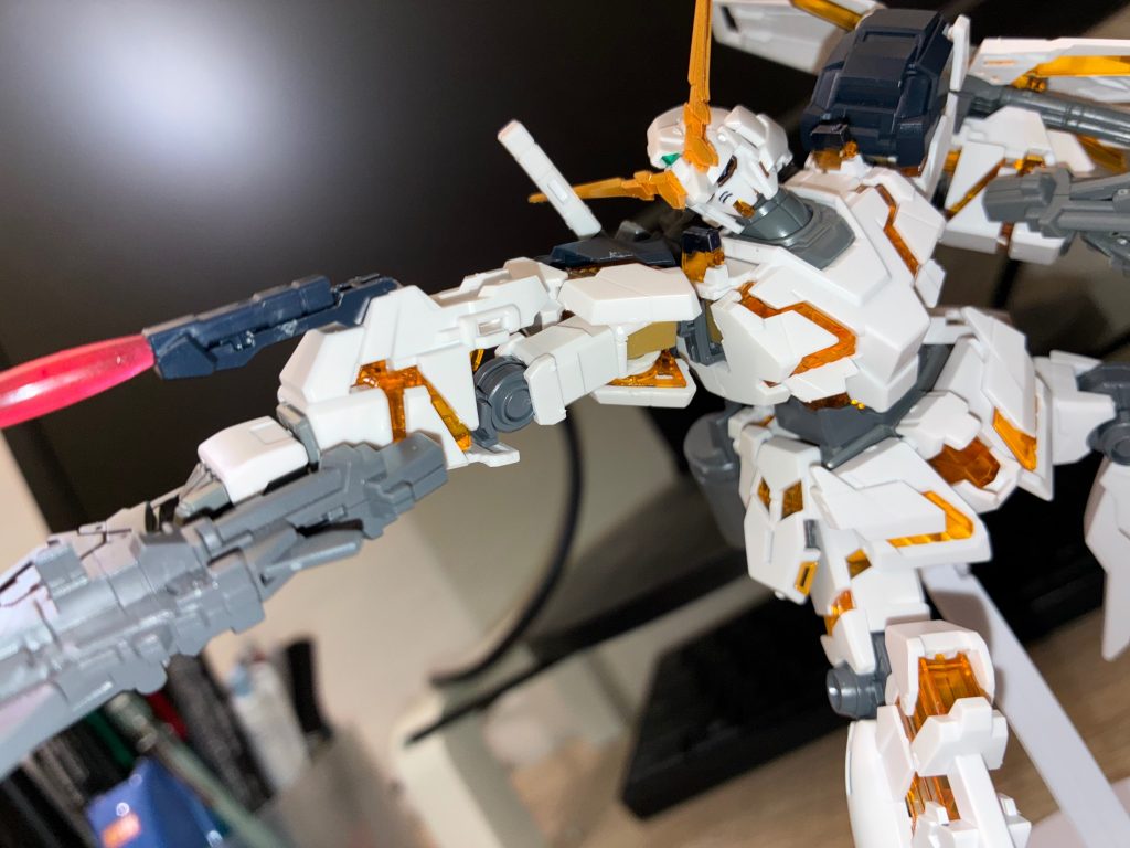 武装　ビームマグナム　ビームマグナム（リボルビングランチャー）ビームサーベルビームトンファーシールド