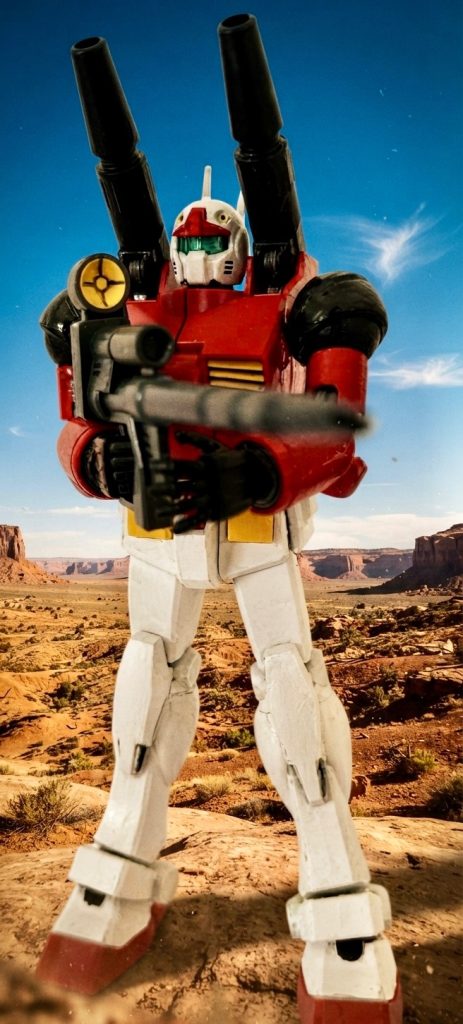 逆にガンダムの下半身に換装した事でより俊敏な動きがとれる。もちろんマグネットコーティングのおかげで関節の干渉はゼロに等しい。