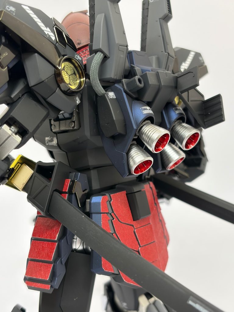黒一色よりは、メリハリがついて、良かったかなと自己満足の次第ですw😆