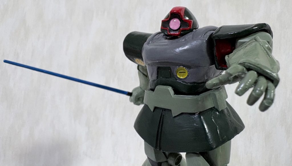 旧キットにしては珍しく、ヒートサーベルが二種類付属しているのがポイント。