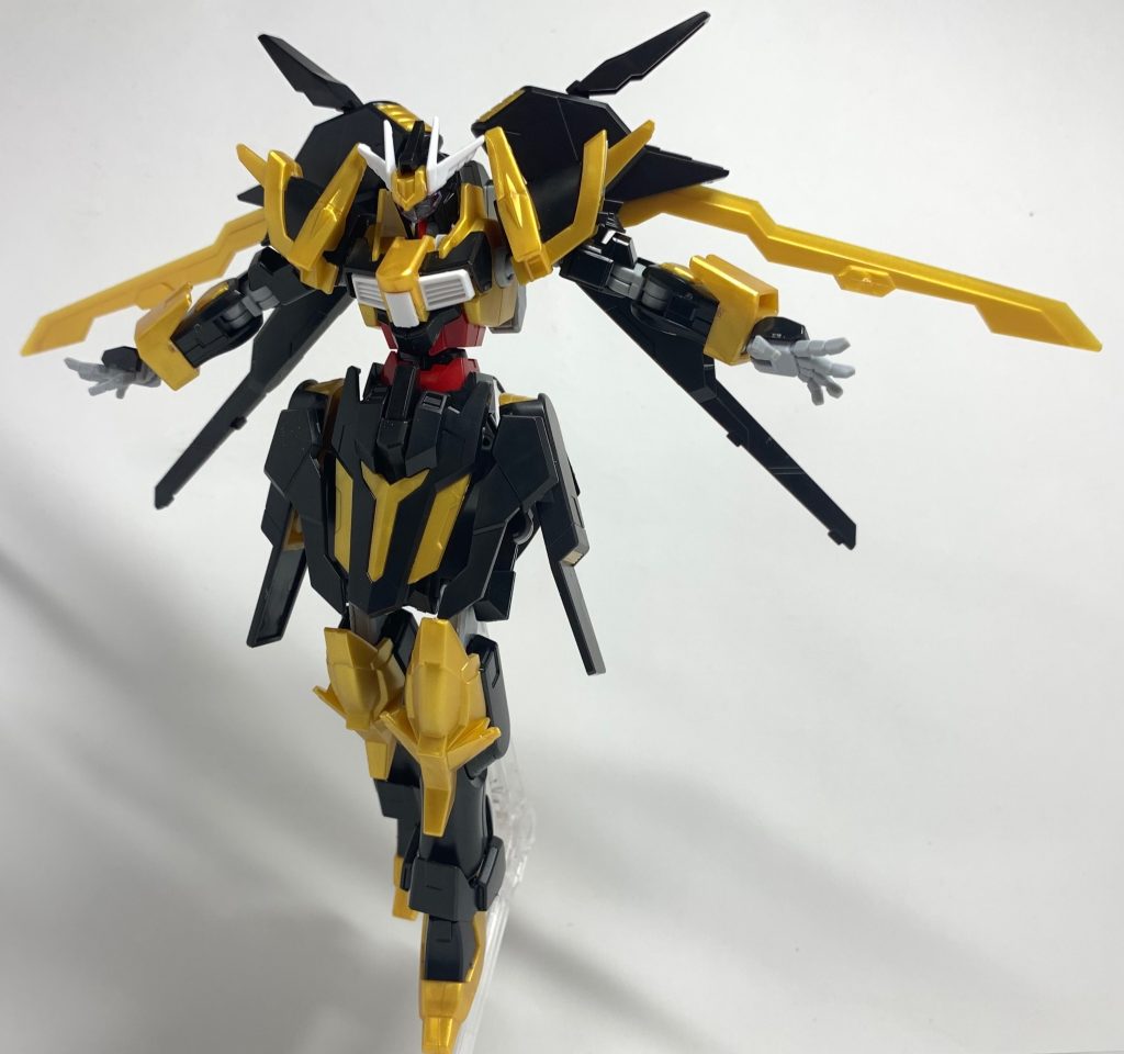 翼を展開させて