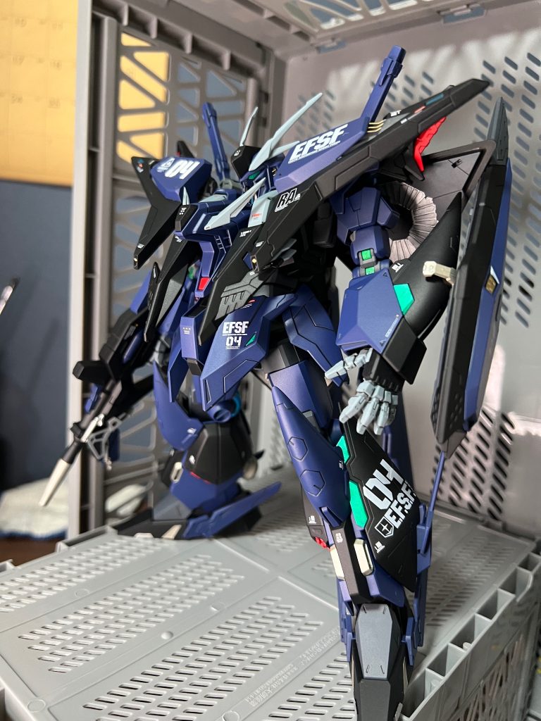 クスィーガンダム弐号機  ロンドベル治安維持遊撃部隊–4枚目/制作者：真樹京介