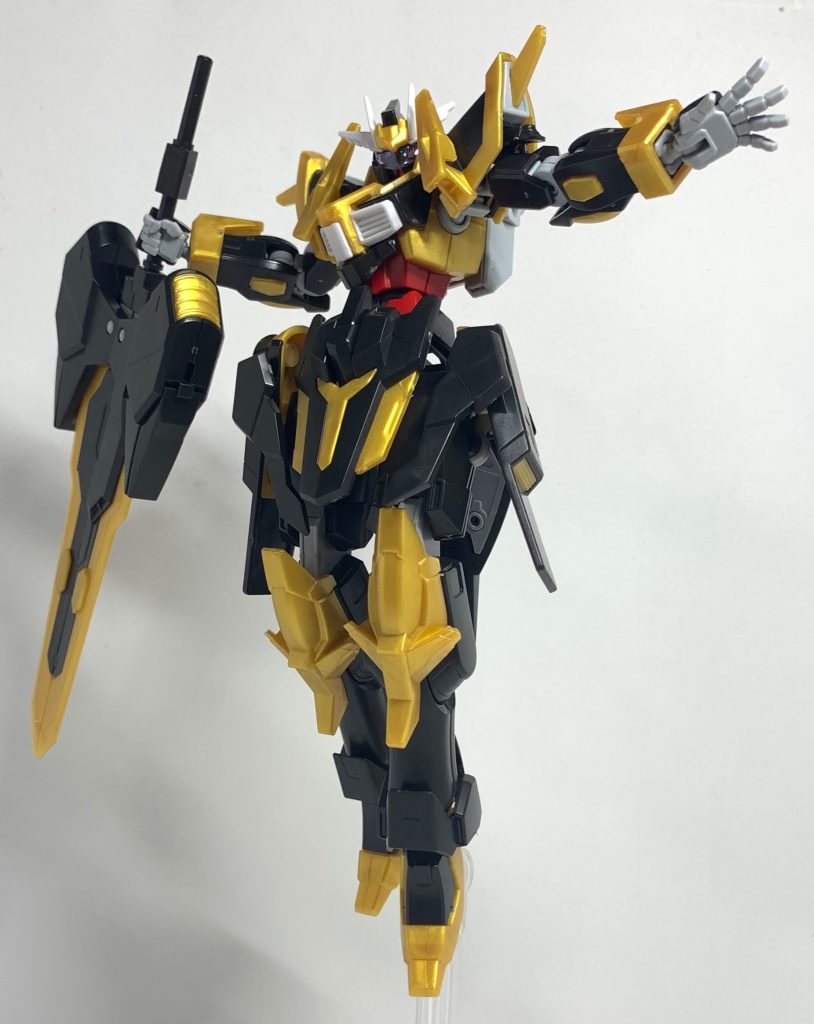 合体させて大剣となる「フリューゲルシュヴェルト」に