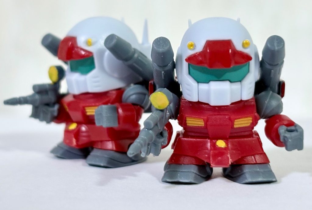 ガンキャノン2機は後で劇場版仕様にして、108と109のマーキングをしようかな(zaku-kao2)