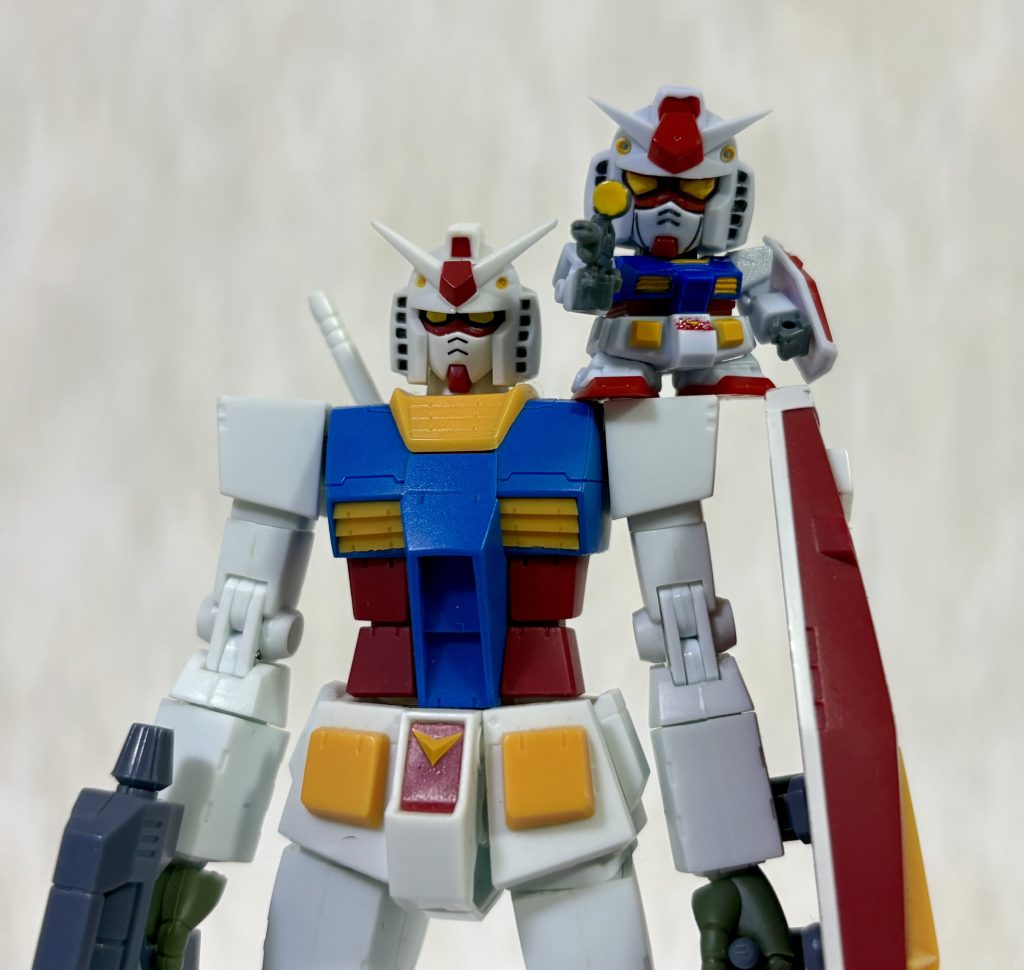 作品名：参考にならない比較。<p>タイトル通り、ロボット魂Ver.ANIMEガンダムとV作戦ビスケットのガンダムのツーショット(gundam-kao6) ビスケットガンキャノンの顔はアニメに近いので、HGUC版と頭部すげ替えして、アンテナを伸ばして改造す [&hellip;]</p>
