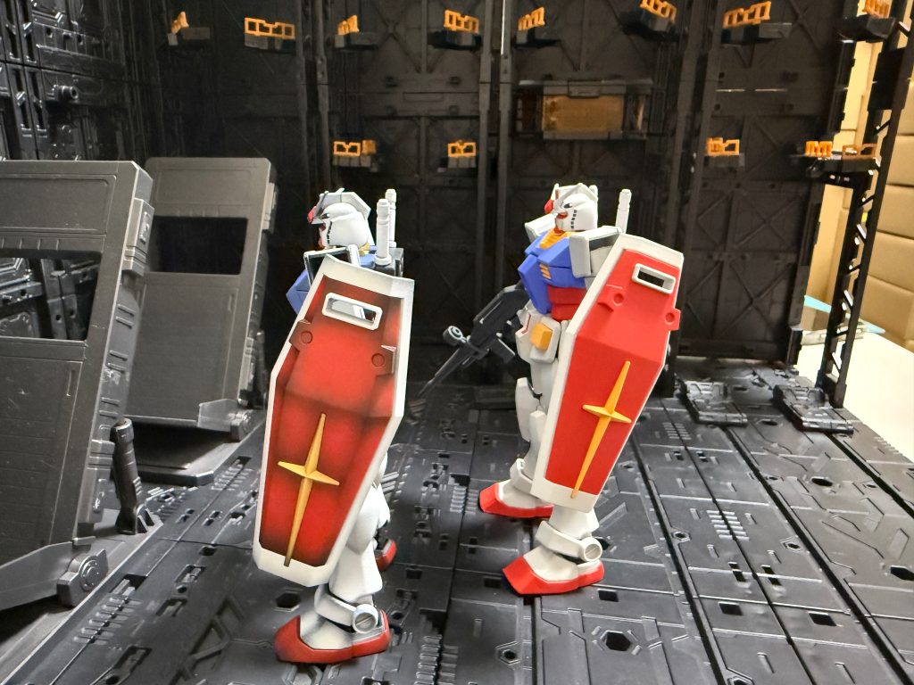 EG ガンダム 塗装方法比較–5枚目/制作者：塗人