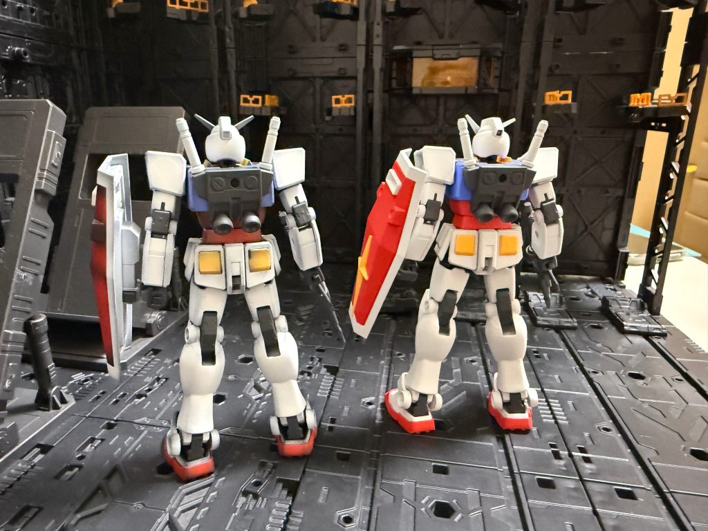 EG ガンダム 塗装方法比較–2枚目/制作者：塗人