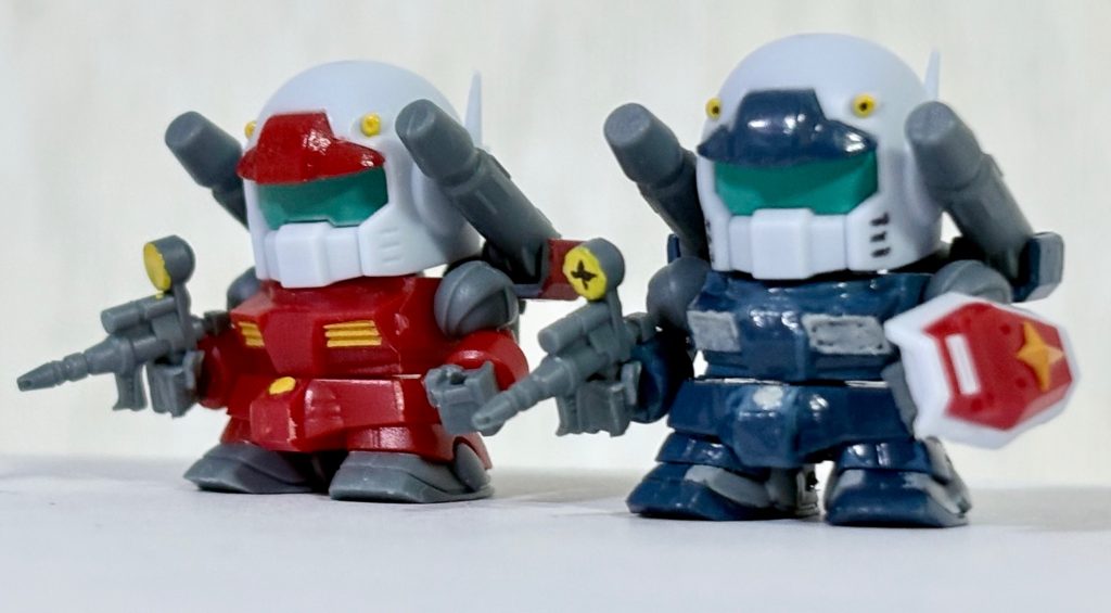 ノーマルガンキャノンと比較。やっぱりどちらも小さいながら、よくできている…。