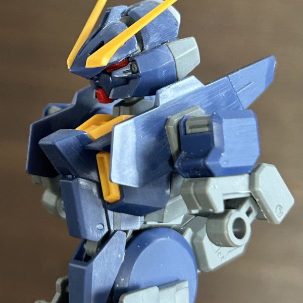 作成きっかけはこちらhttps://gumpla.jp/hg/25463500ハイゼンスレイⅡ（持ってないけどⅡ・ラーも？）を作ると余るパーツ…ウーンドウォートサン　カアイソウ　カアイソウという事で、足りない部分をサイコブレードカスタムの余りパーツ&100均お湯ねんど+レジンで複製&プラ板+余りPCパーツでスクラッチして、一体のウーンドウォートを作っていきます。とりあえずツインアイのパーツ（赤く塗装済み）と、背面のプリムローズ機首部分のパーツを複製しました。頭部形状は好みでサイコブレードカスタムの形状に寄せたかったので、エナメル割りで分割して、前後に1mmずつ計2mm幅増しし、首との接続を1mm高くし、耳？を適当にカット、マスク周辺を削ったり切ったりしました。ツインアイのパーツだけで大分ウーンドウォート！（7枚目）