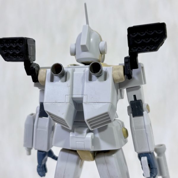 旧キットのジムスナイパーカスタムはあらかた形になったので、細かい合わせ目を消して微調整すれば良いかな。ビームライフルも台尻を調整。背中のバックパックにはオリジンGMのミサイルポッドを装備できるように改造した(gundam-kao6)&nbsp;（4枚目）