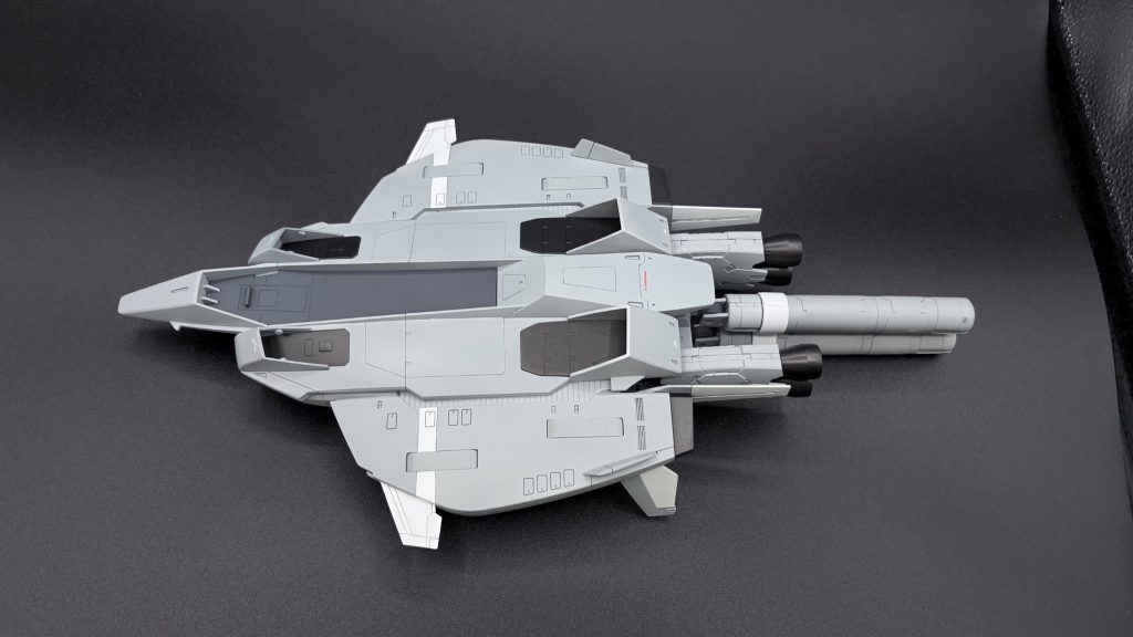 フライングアーマーは裏に使ってます。フライングアーマーとベースジャバーを見てたらピッタリ合いそうだったんで試しにやってみたら思った以上に自然に合いました。