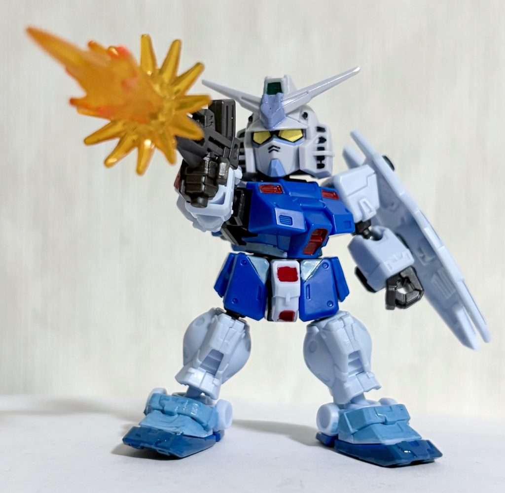 トランスフォーマーのおもちゃからエフェクトパーツを引っ張ってきてブルパップマシンガンを撃ちまくるイメージ。