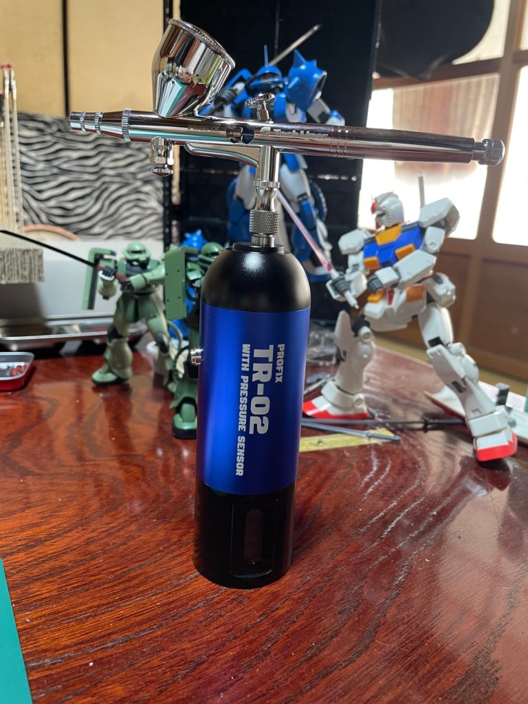 今回はエアブラシを買ったので筆塗りとエアブラシのハイブリッドで塗装しました🖌️下地のブラックと細かいパーツ、最後の艶消しクリアをエアブラシ、他は筆で塗りました。&nbsp;&nbsp;
